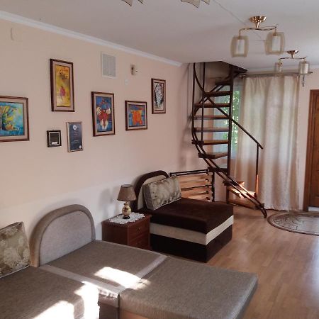 Hotel "Arttrakt" Lwów Zewnętrze zdjęcie