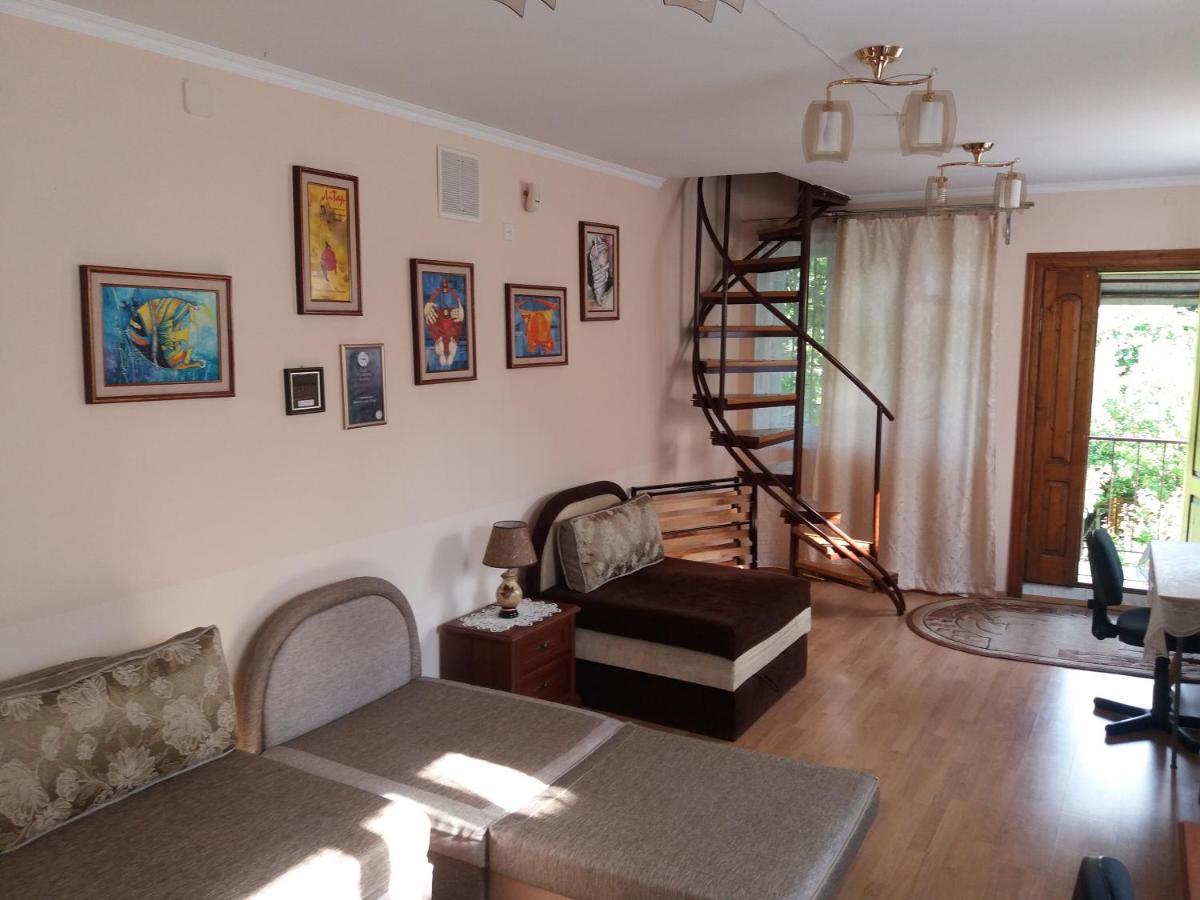 Hotel "Arttrakt" Lwów Zewnętrze zdjęcie