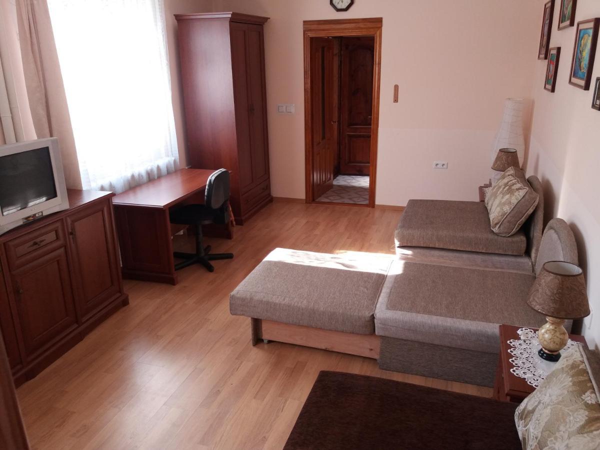 Hotel "Arttrakt" Lwów Zewnętrze zdjęcie