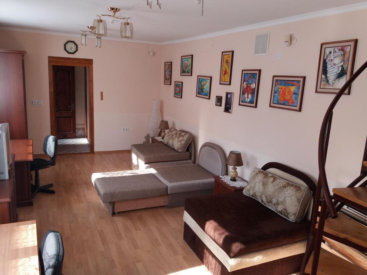 Hotel "Arttrakt" Lwów Zewnętrze zdjęcie