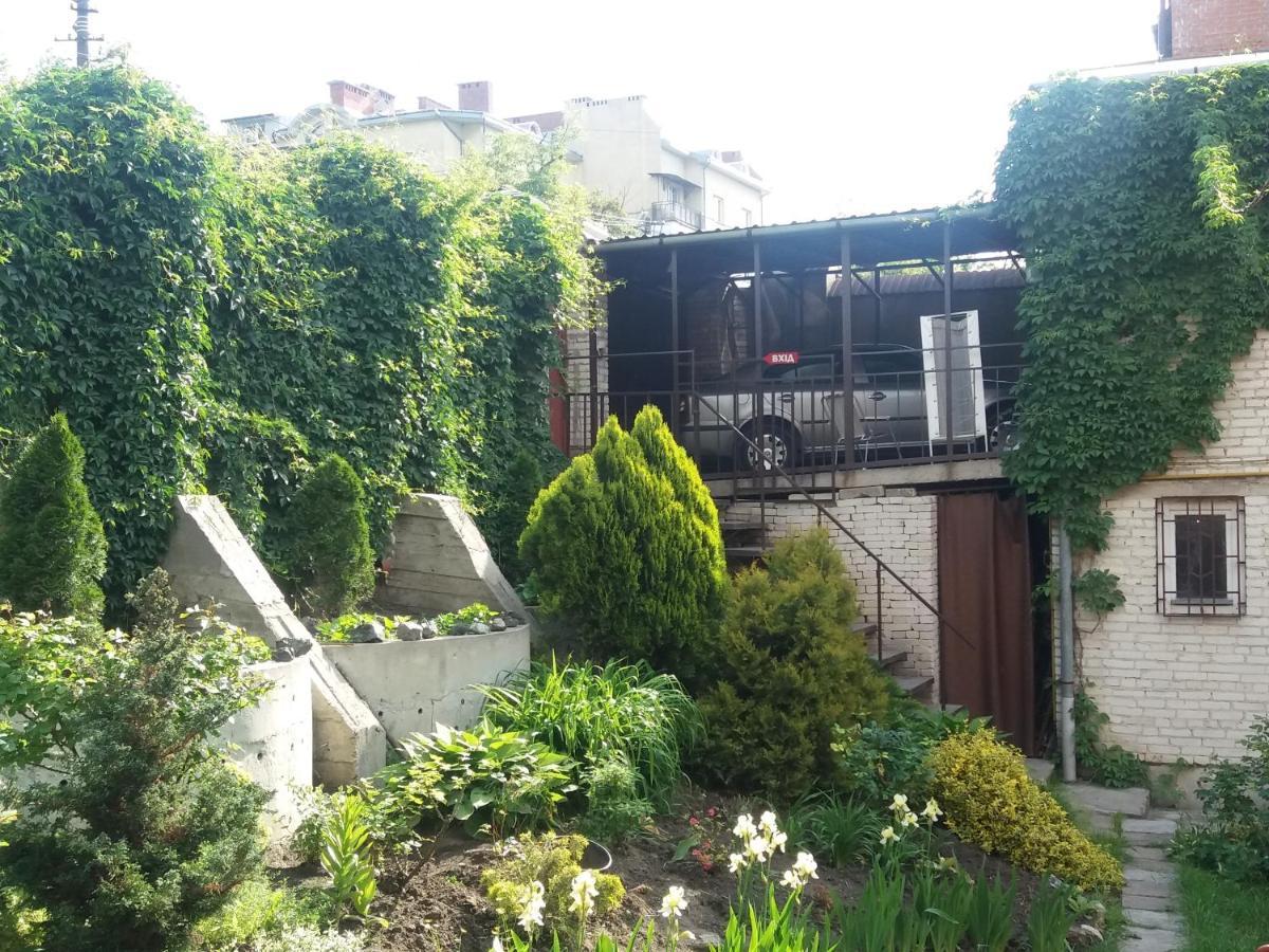 Hotel "Arttrakt" Lwów Zewnętrze zdjęcie