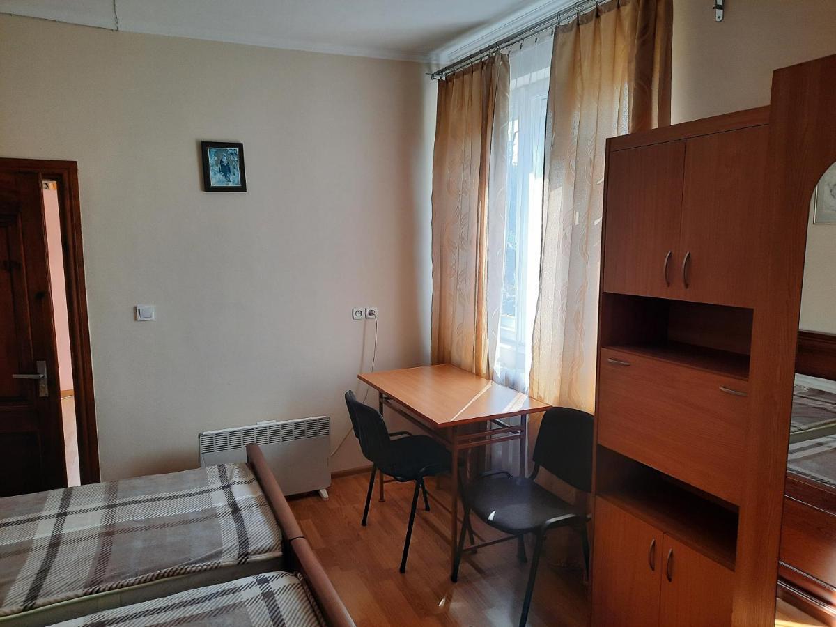Hotel "Arttrakt" Lwów Zewnętrze zdjęcie